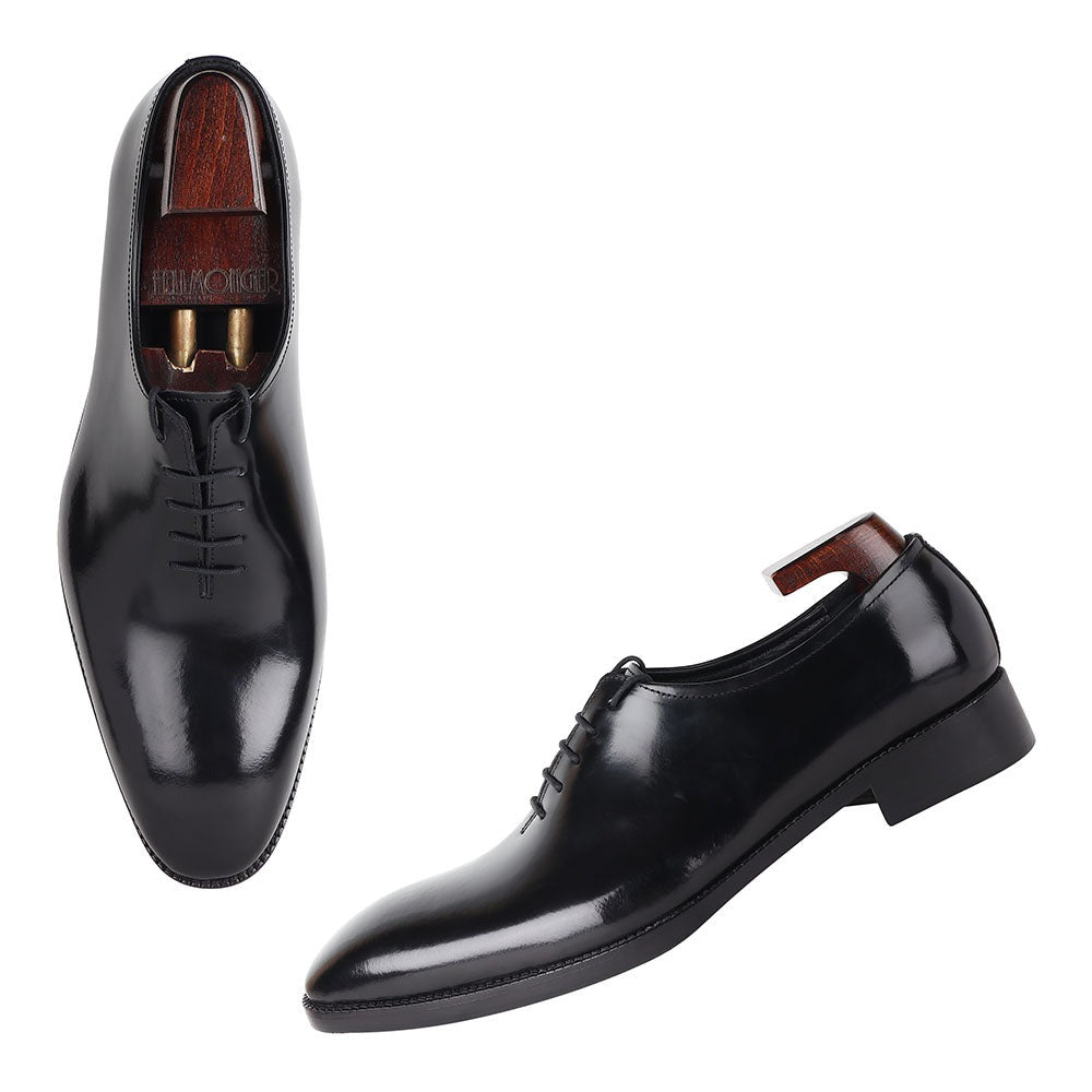 Black Brushed Wholecut On Symetrical Last